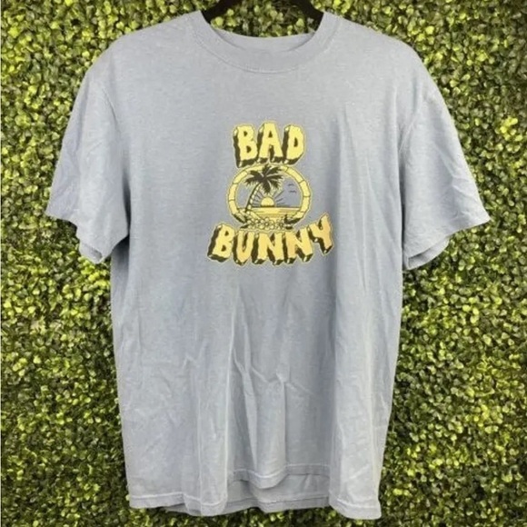 Bad Bunny World's Hottest
Tour 2022 Official Merchandise.  Small. 100% cotton. - Picture 4 of 7